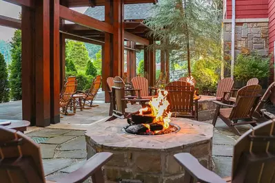 firepit area at the appy lodge