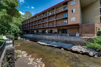 Old Creek Lodge in Gatlinburg