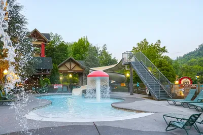 Appy Lodge pool