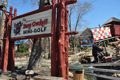 Ripley's Davy Crockett Mini Golf sign