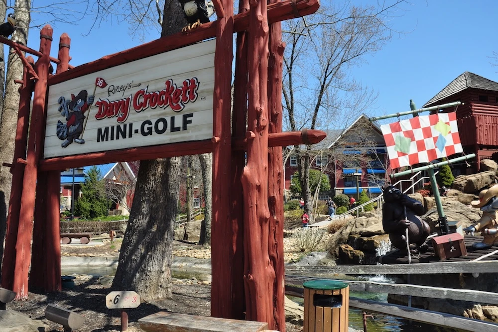 Ripley's Davy Crockett Mini Golf sign